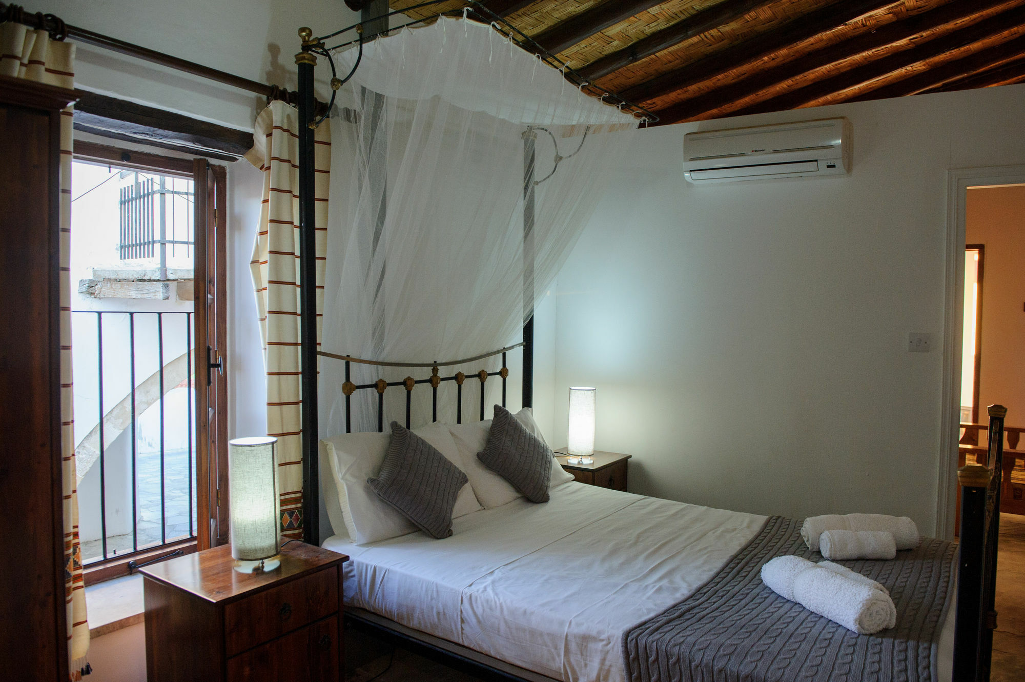 Teacher'S House Maroni Luaran gambar